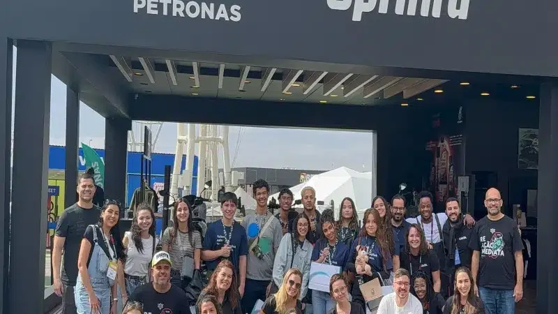 Jovens Aprendizes da Espro Vivenciam Cobertura Jornalística no Festival Interlagos 2025 a Convite da PETRONAS