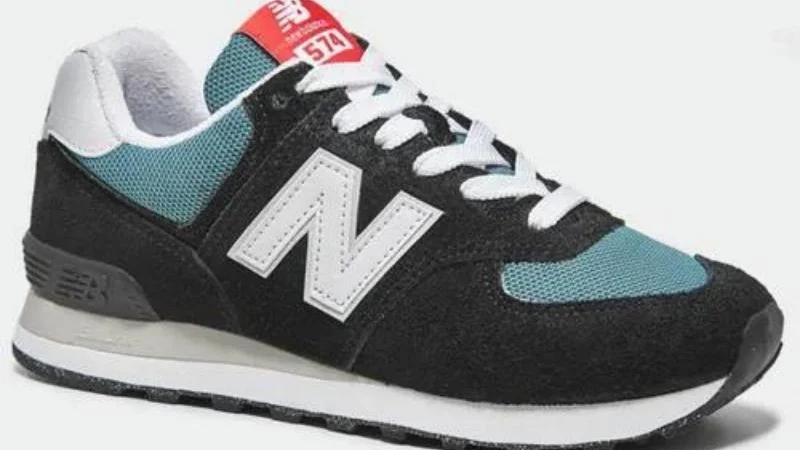 O Retorno Triunfal do New Balance 574: Um Clássico dos Anos 80 que Conquista 2025