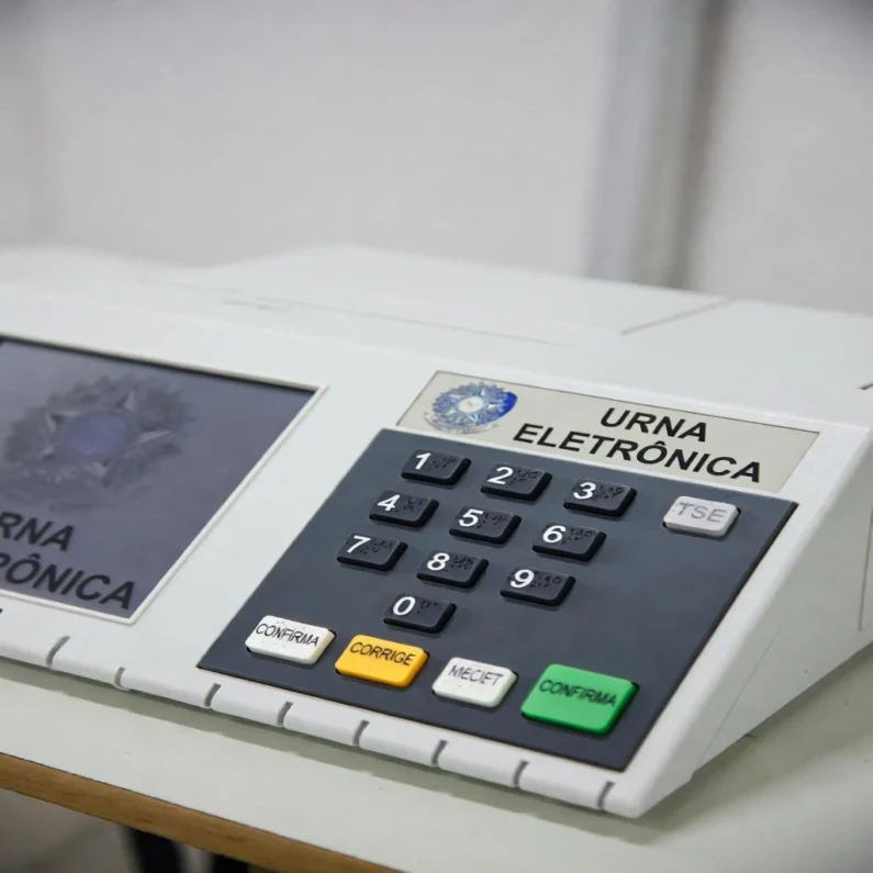 Guia Prático do e-Título nas Eleições 2026: Baixe, Atualize e Use no Dia da Votação