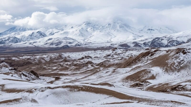 Tempestade Rara de Neve Atinge o Deserto do Atacama
