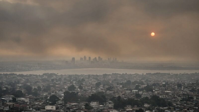 Incêndio em Manaus Segue com Focos Ativos e Fumaça Piora o Ar